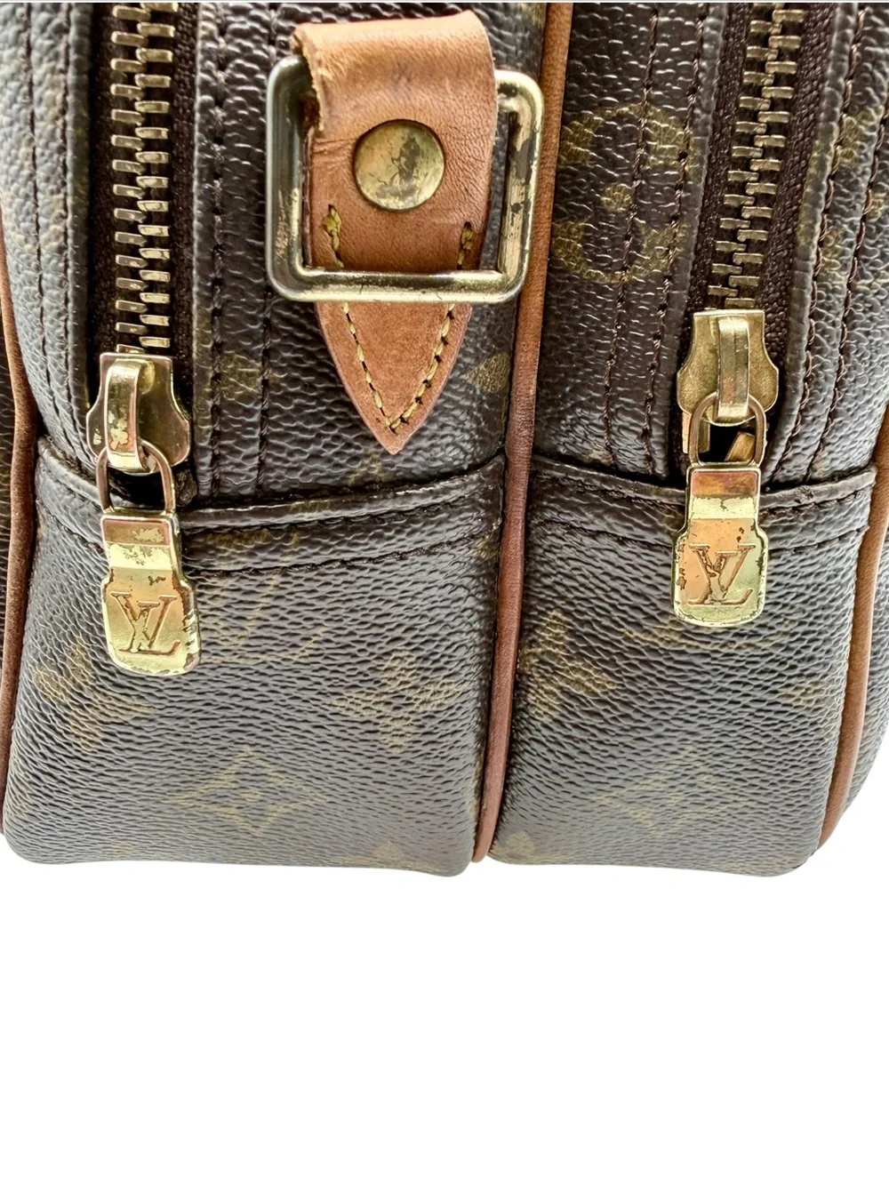 Louis Vuitton Monogram unisex Reporter PM Crossbody Bag